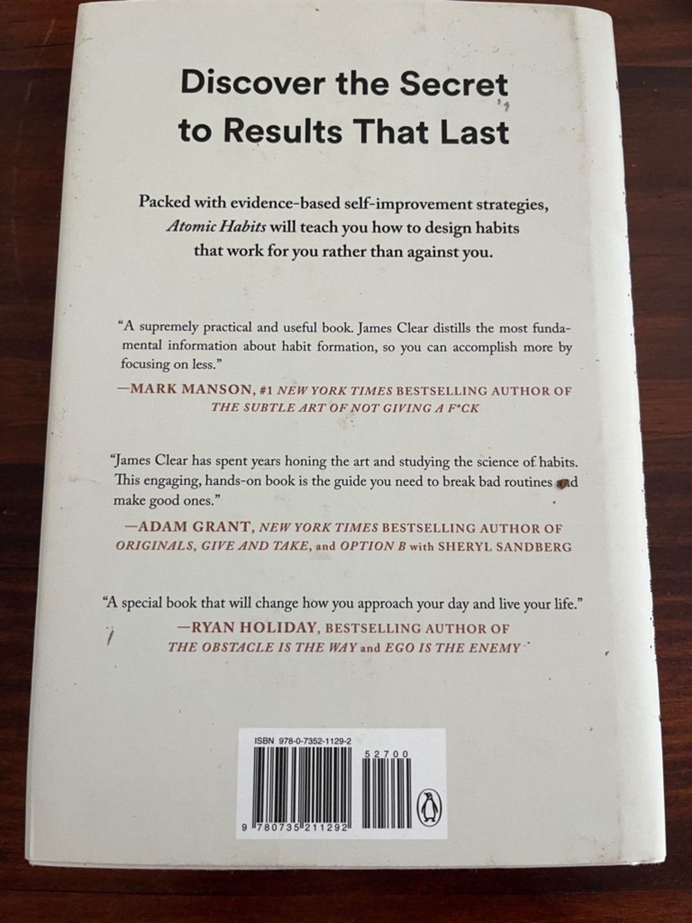 π· Atomic Habits by James Clear β White & Gold Hardcover - Picture 2 of 6